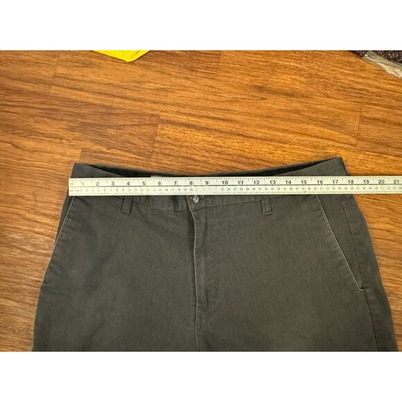 Volcom Men's Grey and Black Shorts - Picture 4 of 5